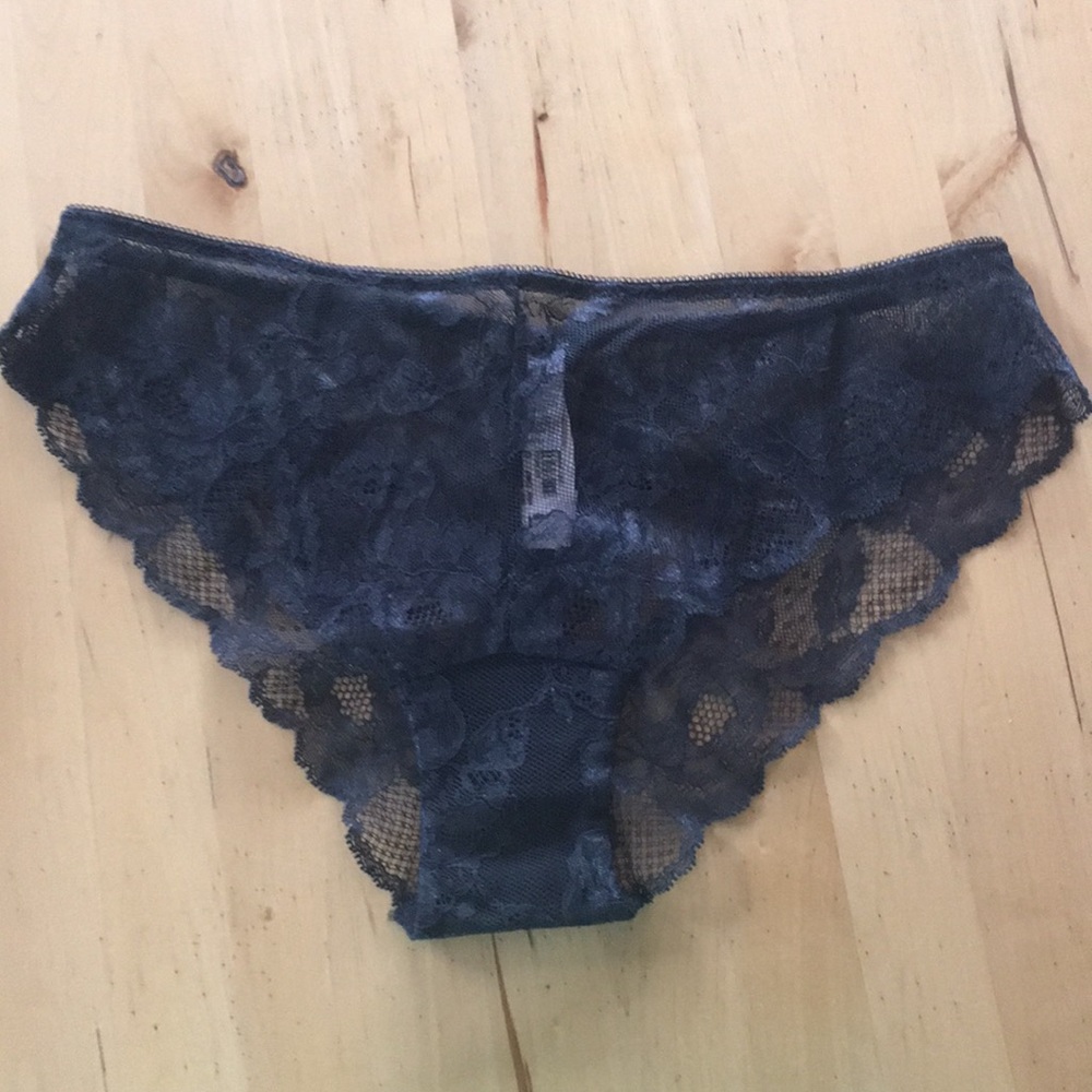 NWT Victoria’s Secret Tanga M